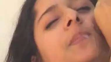 Mm Nice Pussy Looks Like She Needs A Little porn video